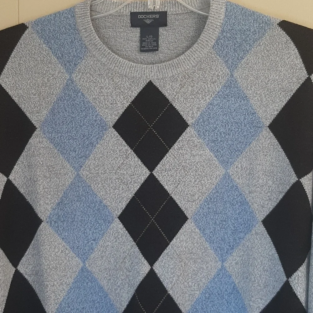 Dockers Men's Size L Light Gray and Blue Argyle Crewneck Sweater